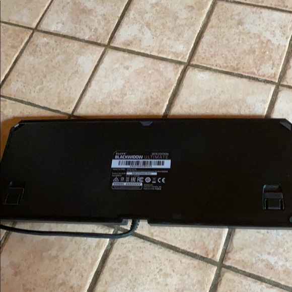 2016 Razer Blackwidow mechanical keyboard - Picture 2 of 3